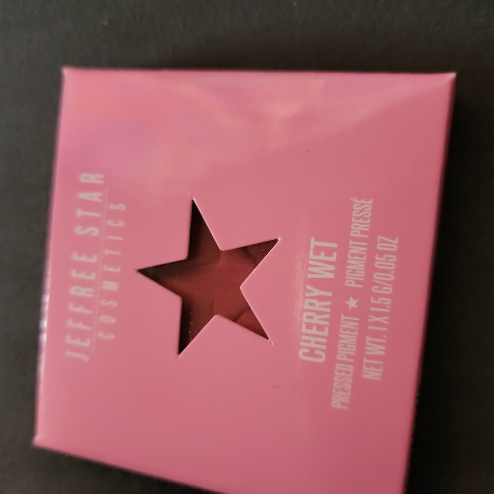 Jeffree Star single eyeshadow.